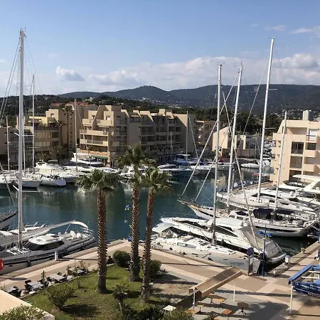 T2 A Bormes-les-mimosas, Proche Et Commerces, Parking Inclus, Animaux Acceptes - Fr-1-610-82