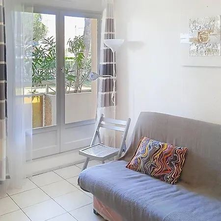 T2 A Bormes-les-mimosas, Proche Et Commerces, Parking Inclus, Animaux Acceptes Apartment *